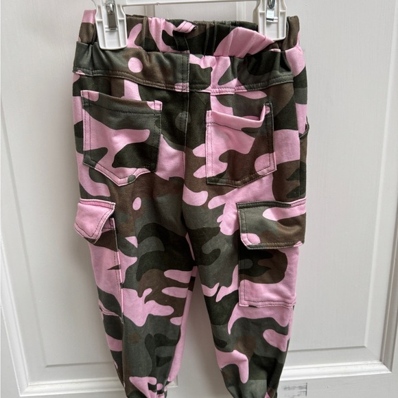 3T Girls Pink and Green Camouflage Jogger Sweatpants with Pockets - Picture 6 of 7